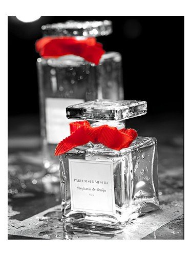 Le Pret-a-Parfumer Couture Yang: Woodsy and Citrus